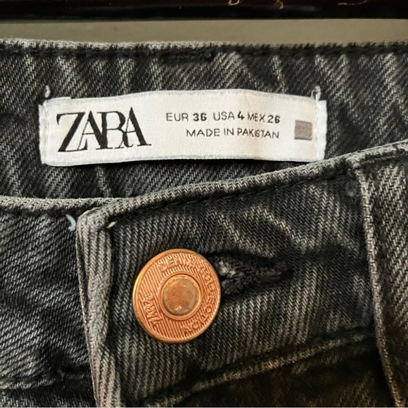 Zara Black High Rise Tapered Leg Jeans - Picture 4 of 5